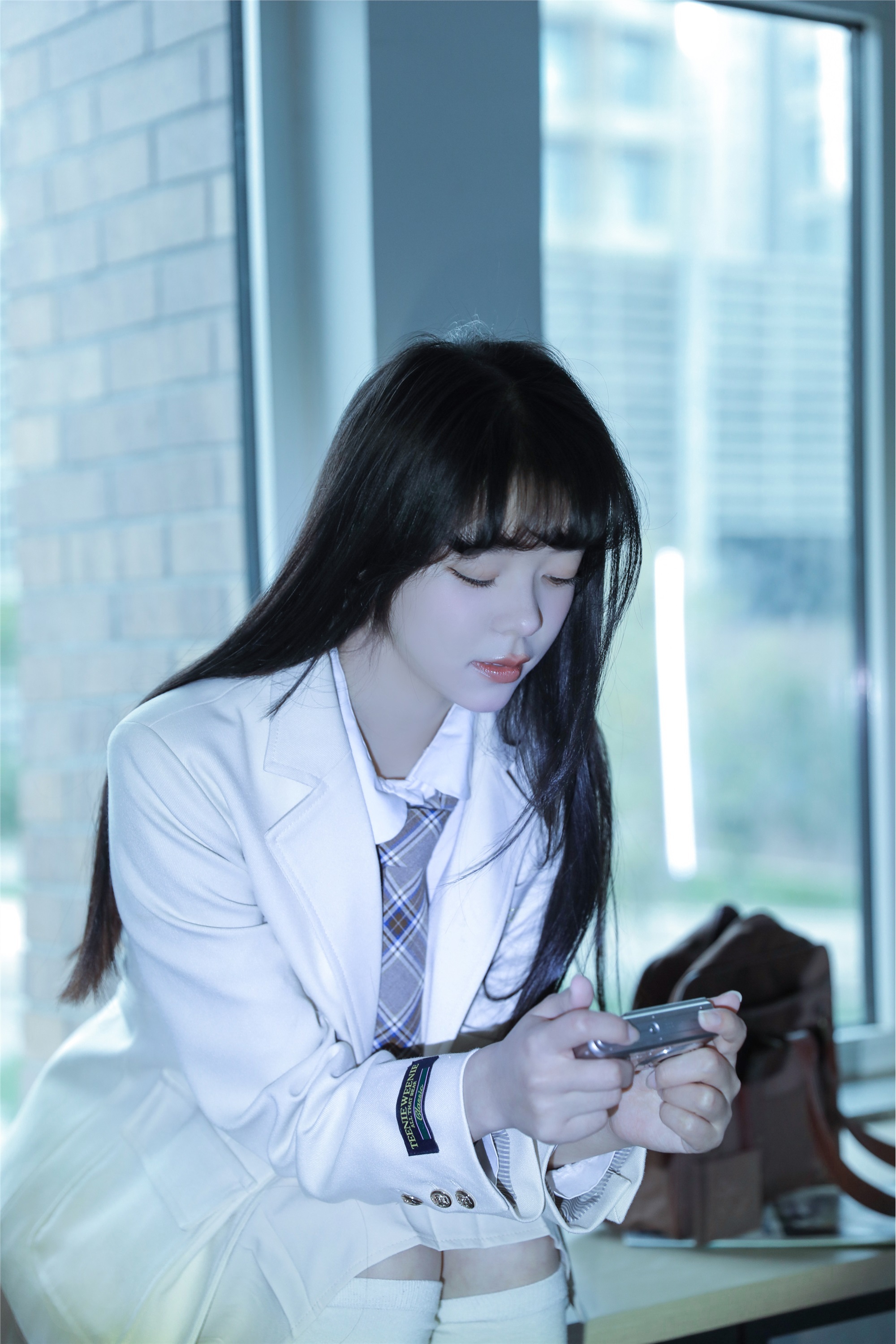 YITUYU艺图语 2025.01.04 楼梯间 姜见过